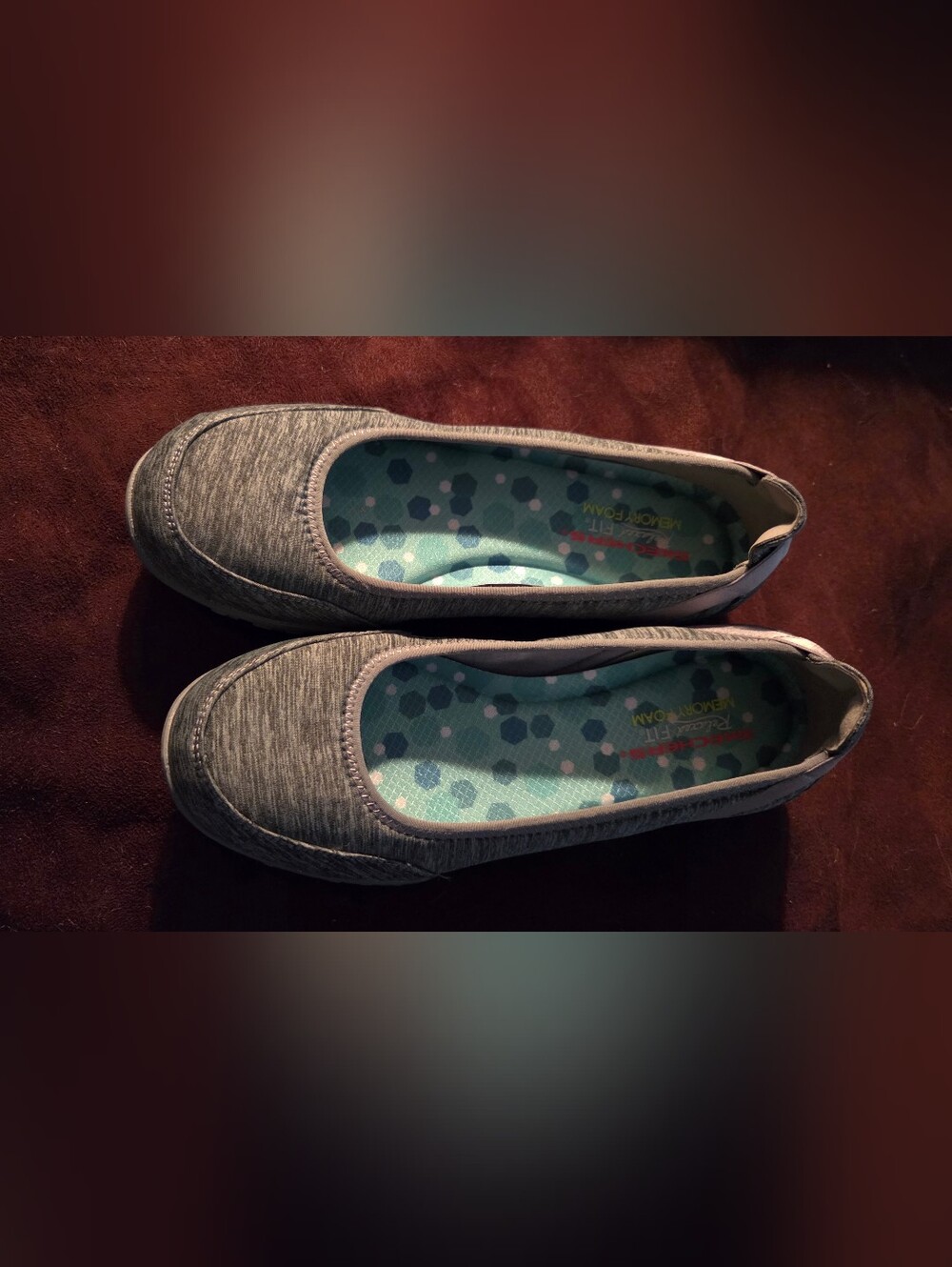 SKETCHERS Relaxed FIT MEMORY FOAM